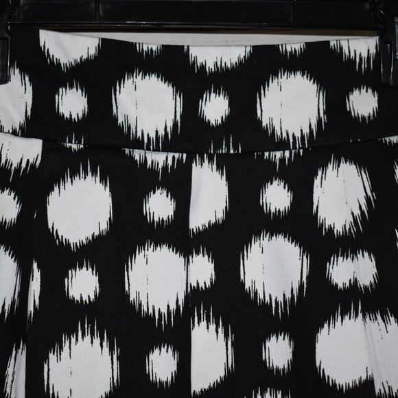 Skirt - Picture 2 of 6